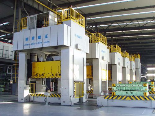 Unidad regenerativa para prensa de forja.